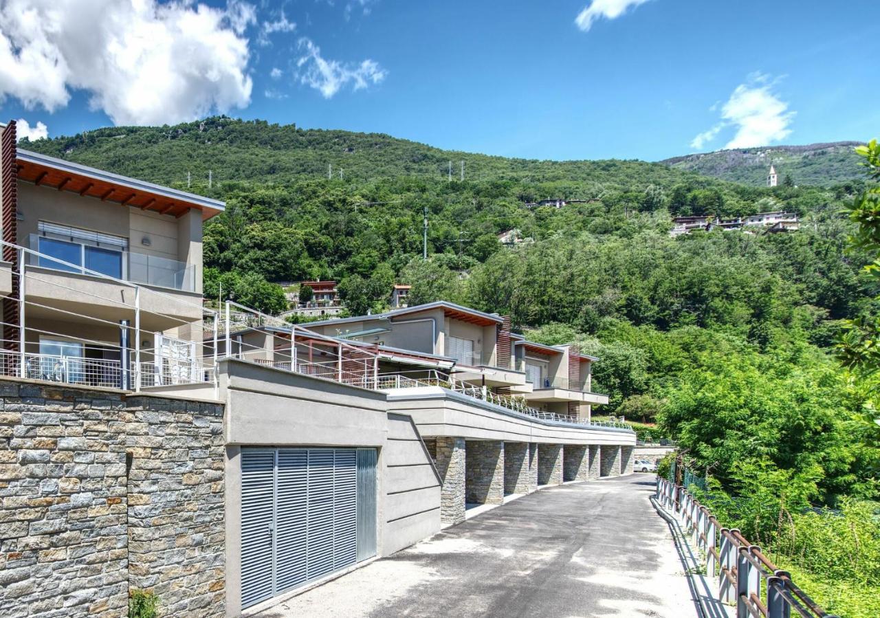 Yellow Lake View By Halldis Gera Lario Exterior foto