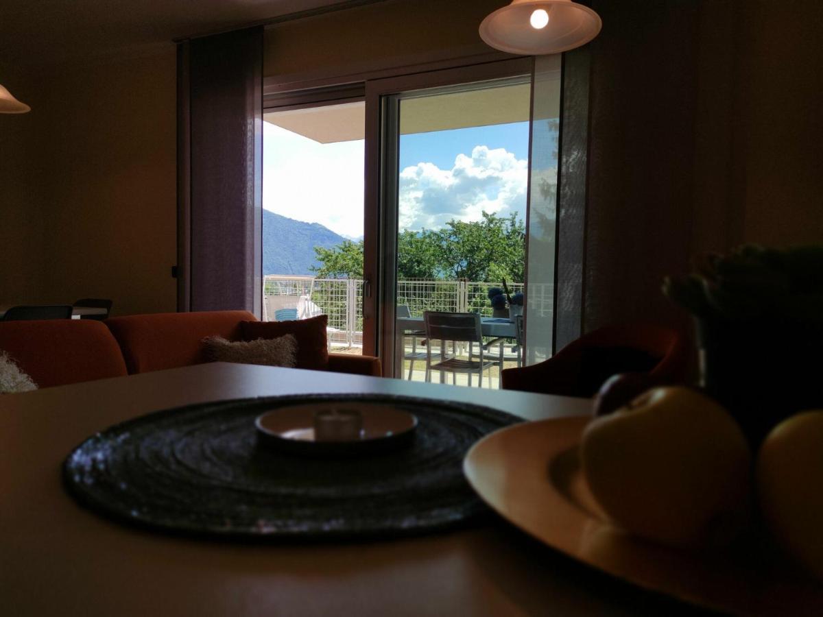 Yellow Lake View By Halldis Gera Lario Exterior foto